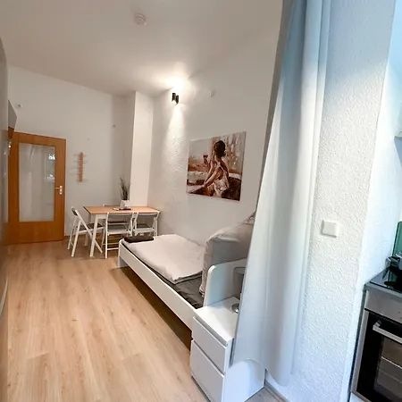 Mit Grosser Kueche, 4 Personen Apartment Essen